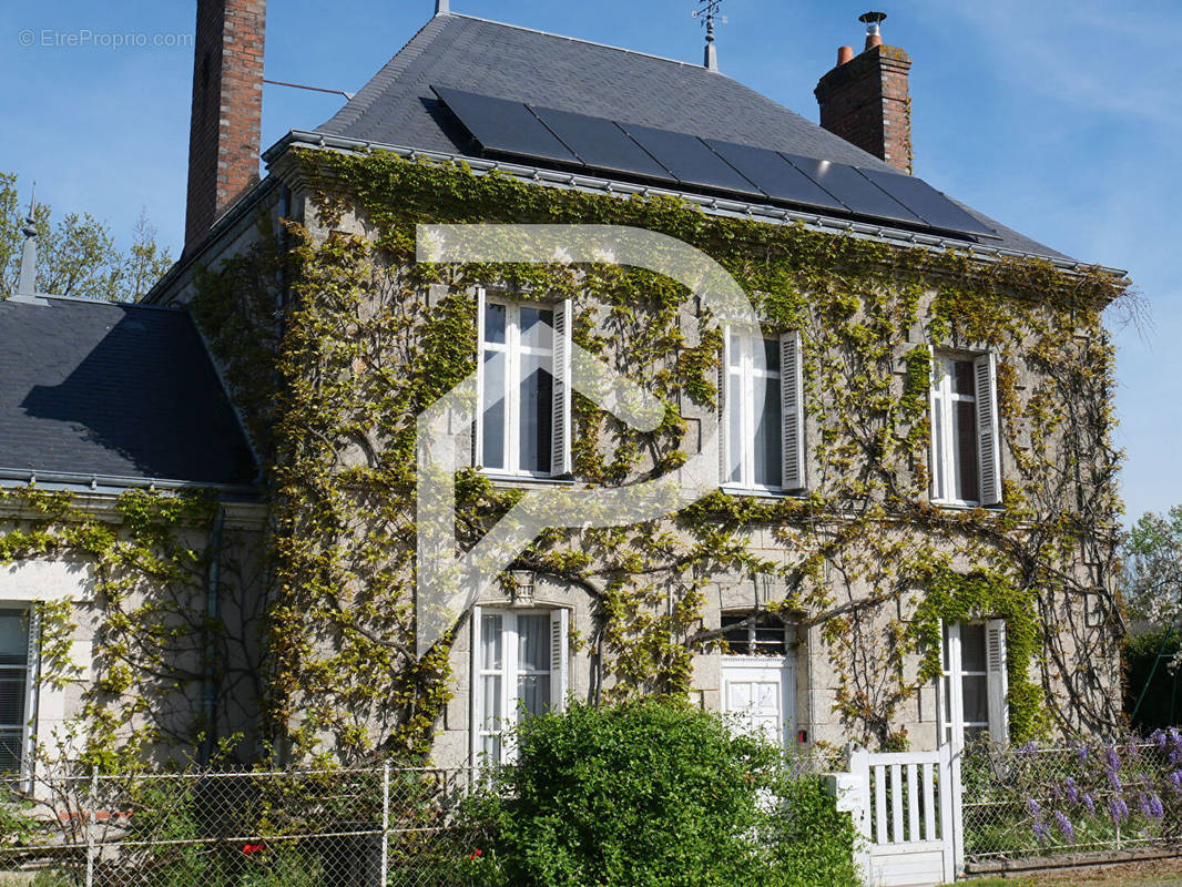 Maison à BEAUMONT-LA-RONCE