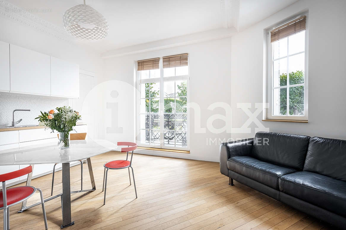 Appartement à COURBEVOIE