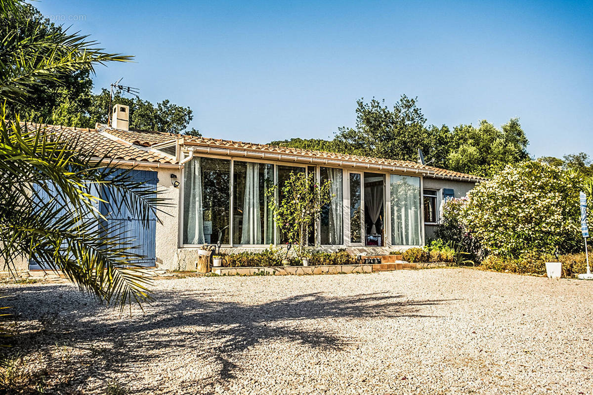 Maison à LA ROQUEBRUSSANNE