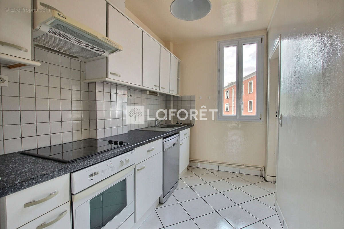 Appartement à COURBEVOIE