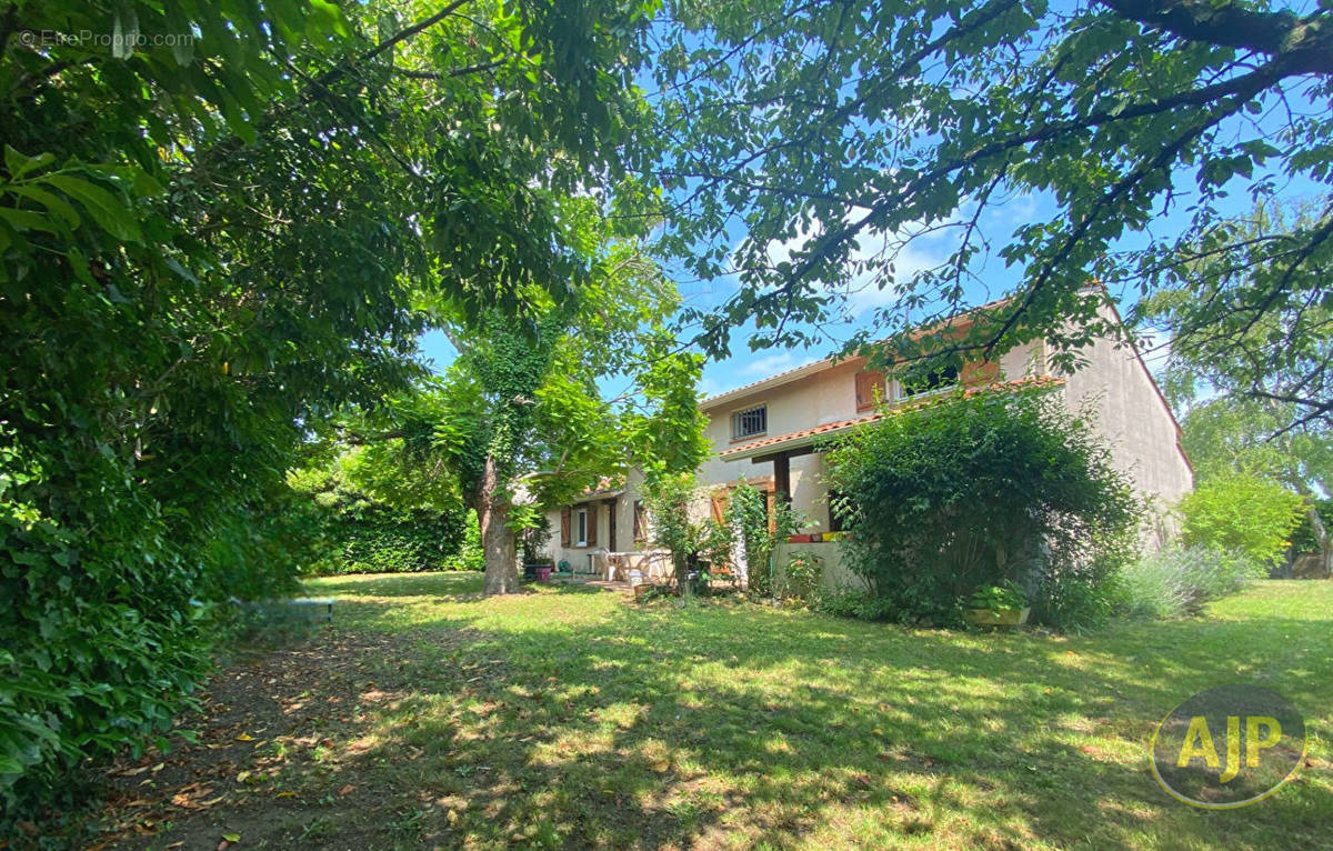 Maison à IZON