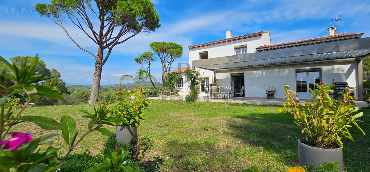 Maison à FREJUS