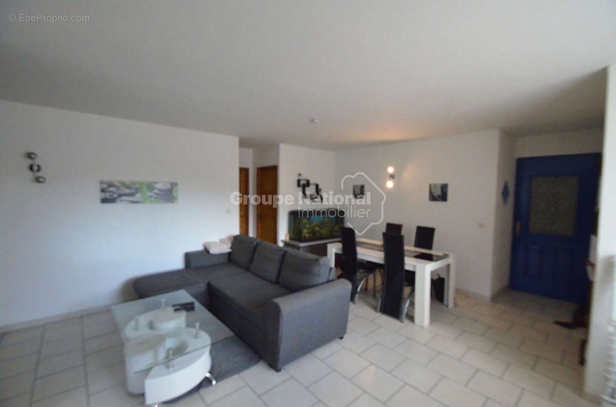 Appartement à FLASSANS-SUR-ISSOLE