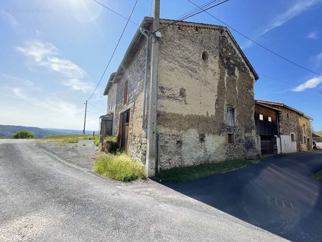 Maison à FRUGIERES-LE-PIN