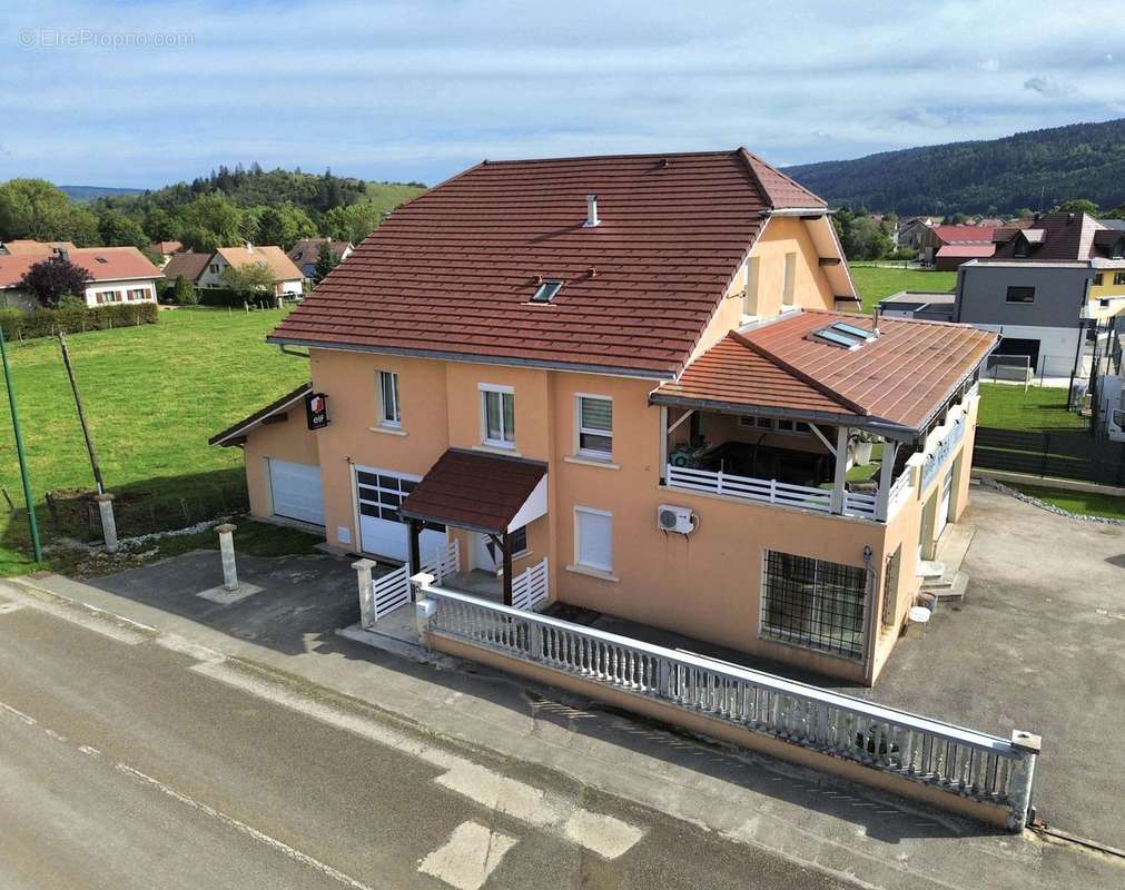 Maison à DOUBS