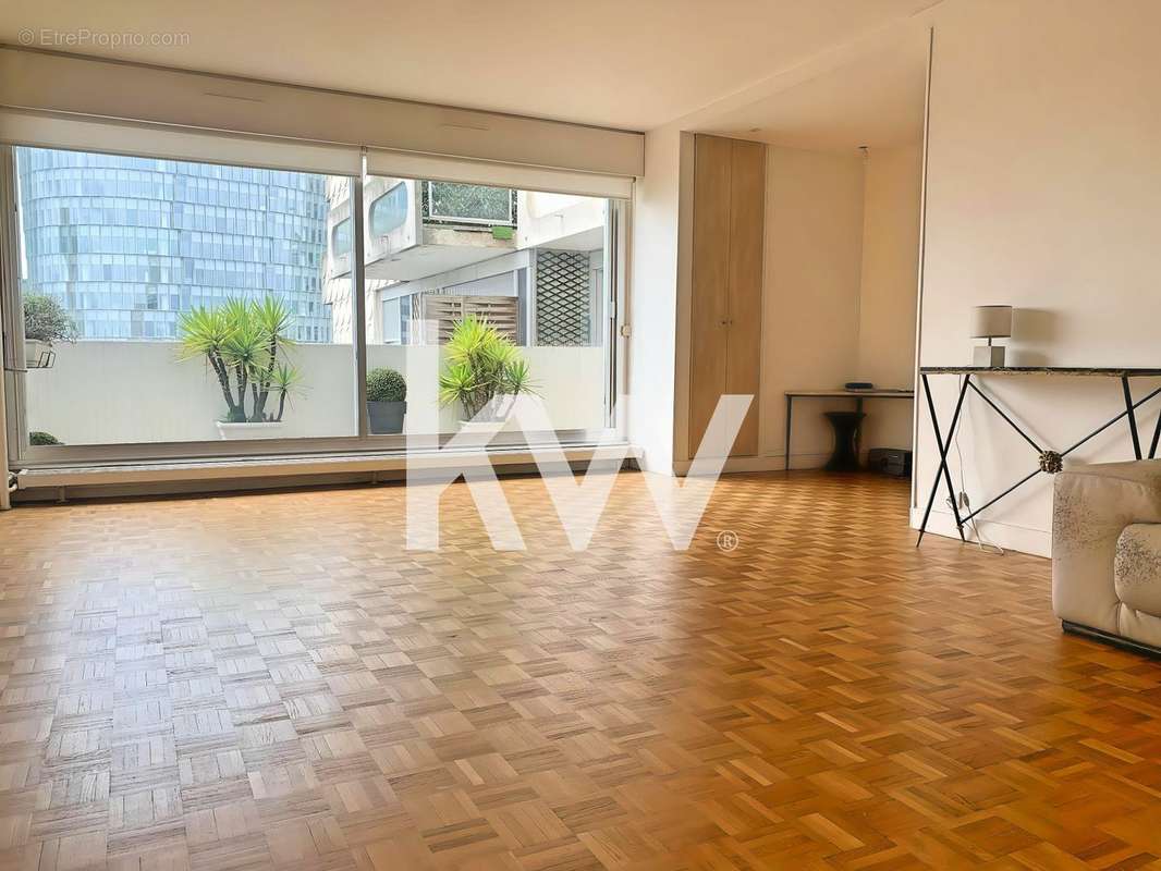 Appartement à COURBEVOIE