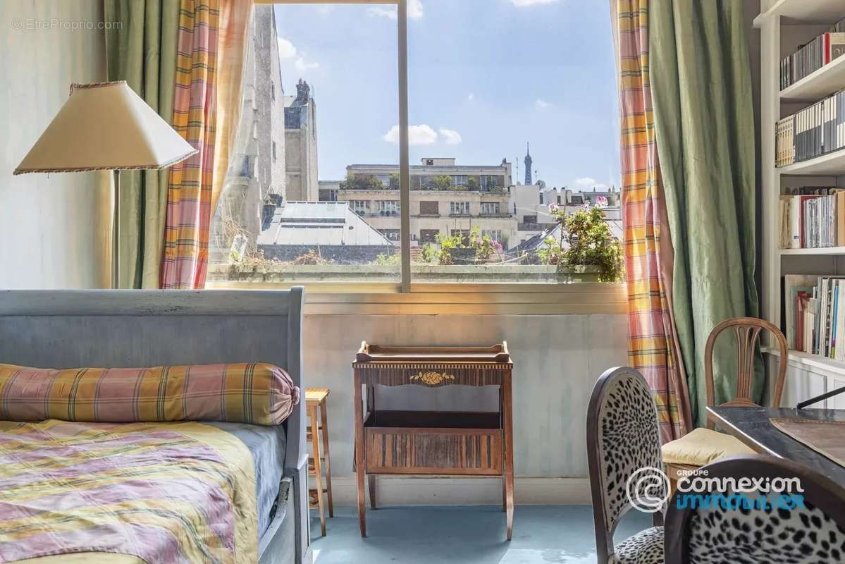 Appartement à PARIS-16E