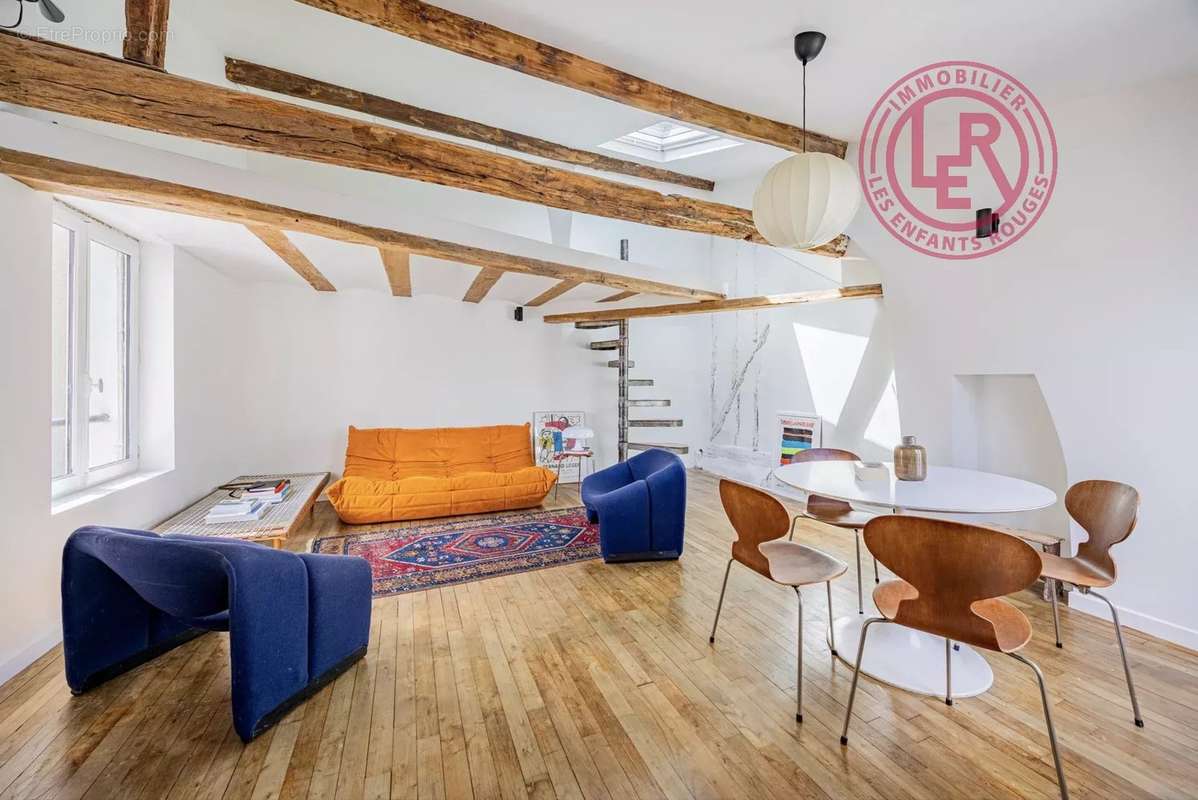 Appartement à PARIS-3E