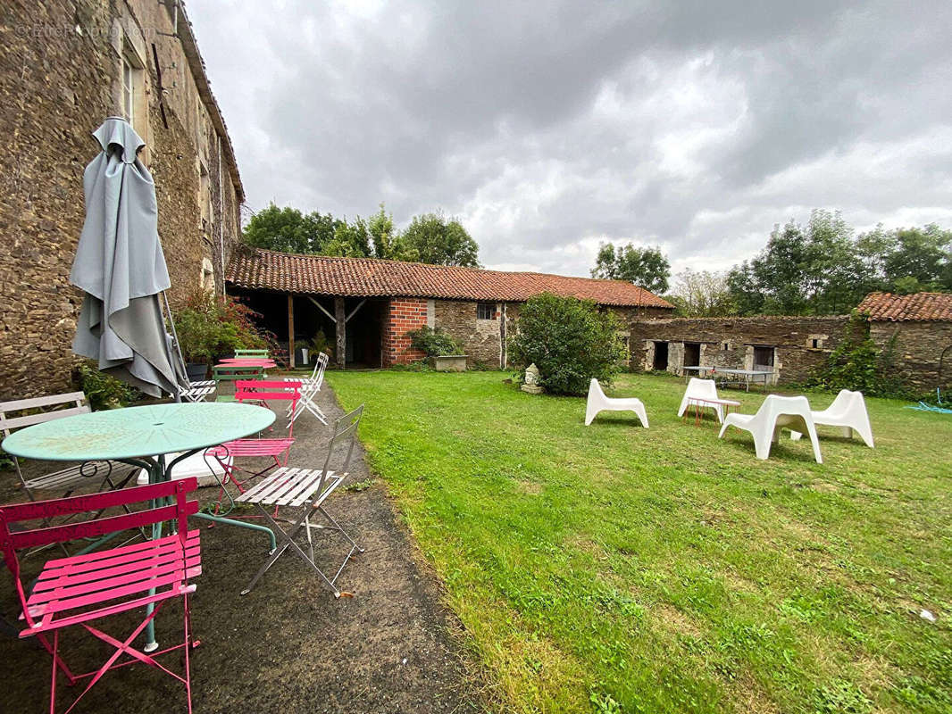 Maison à MOUILLERON-EN-PAREDS