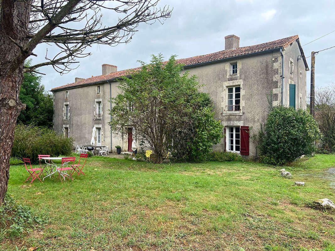 Maison à MOUILLERON-EN-PAREDS