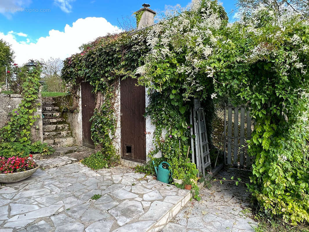 Maison à CHARROUX