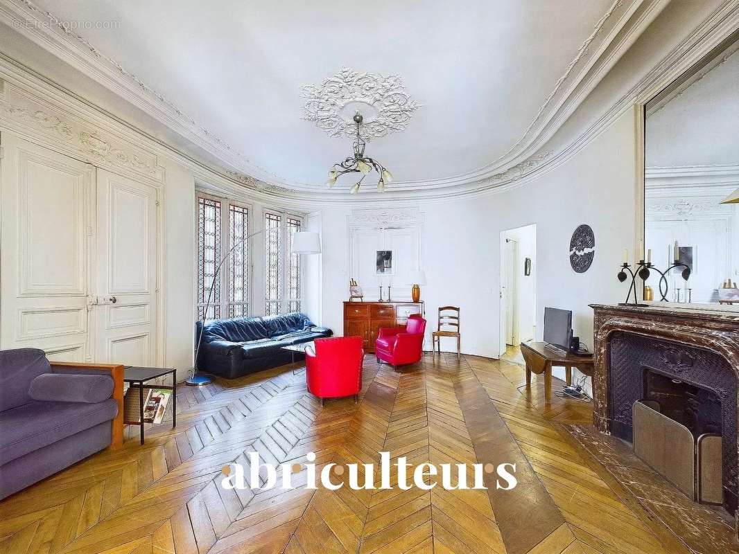 Appartement à PARIS-10E