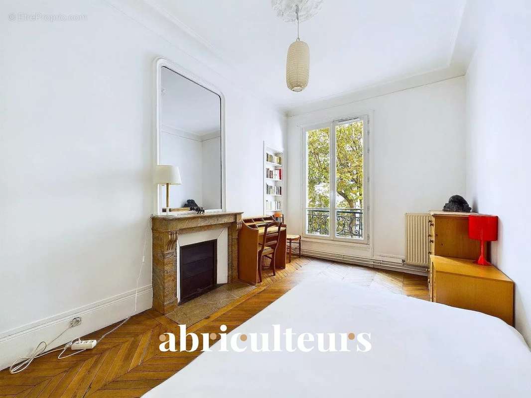 Appartement à PARIS-10E