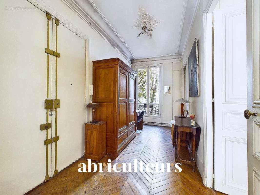 Appartement à PARIS-10E