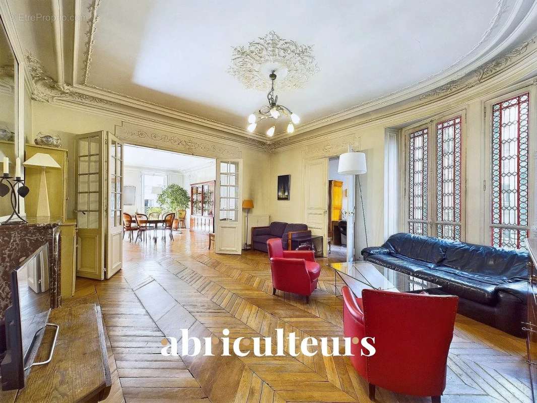 Appartement à PARIS-10E