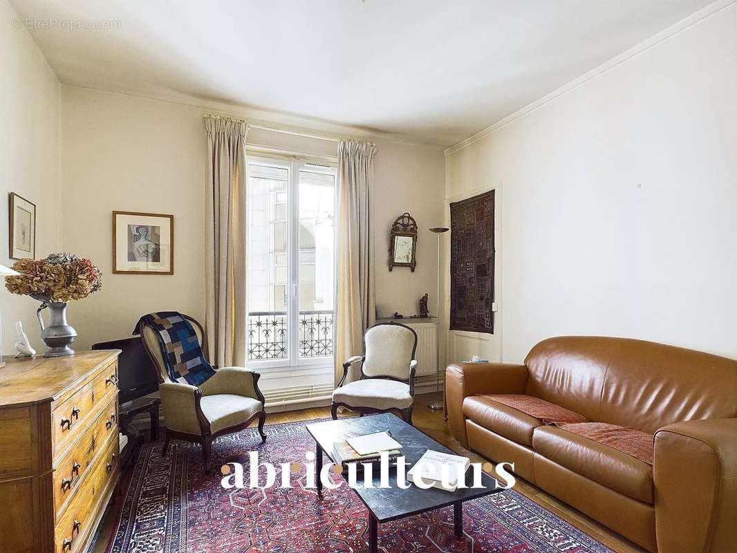 Appartement à LEVALLOIS-PERRET