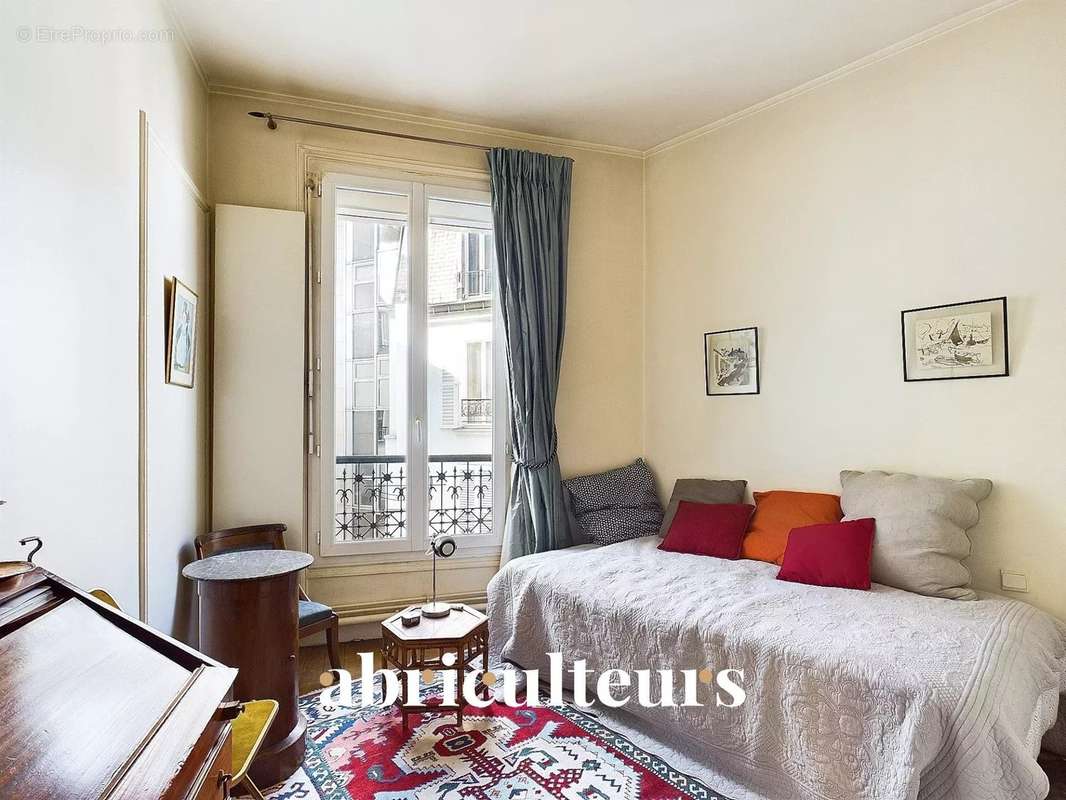 Appartement à LEVALLOIS-PERRET