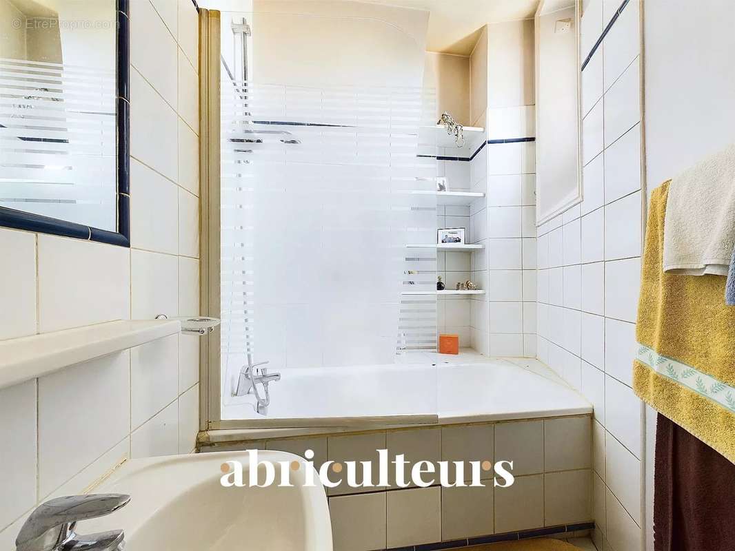 Appartement à LEVALLOIS-PERRET