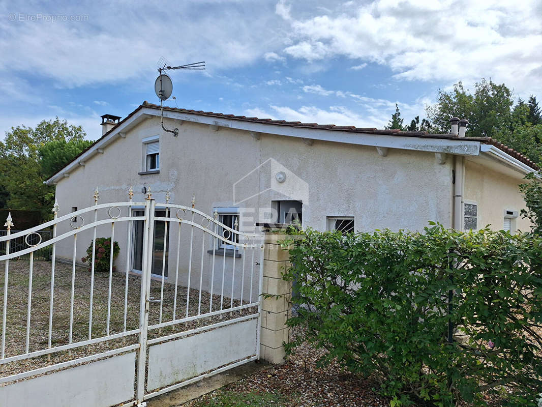 Maison à MONTPON-MENESTEROL