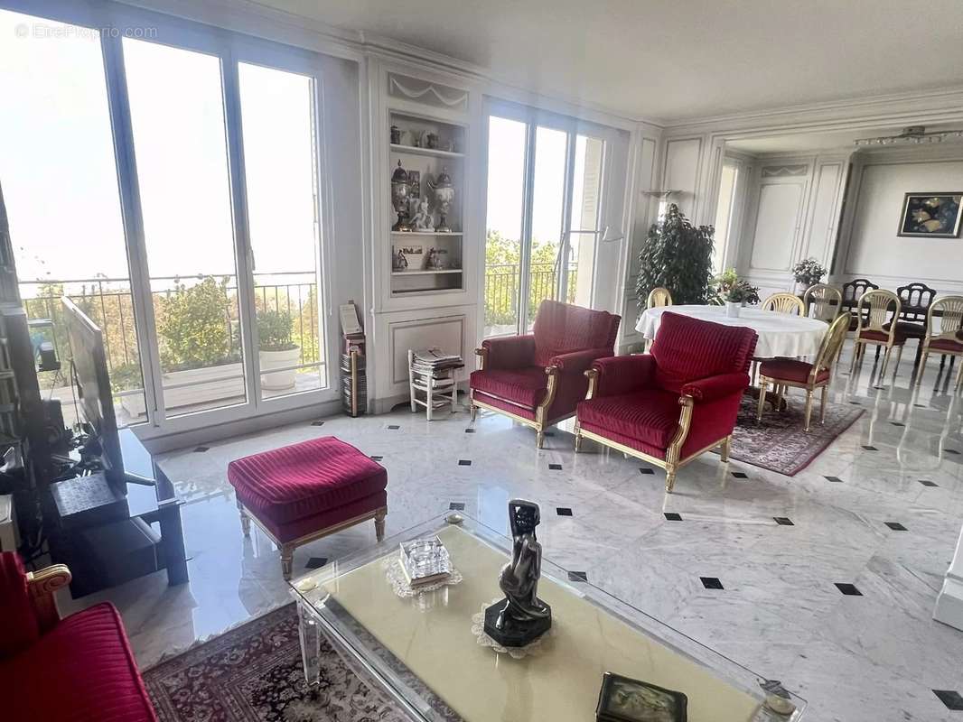 Appartement à PARIS-19E