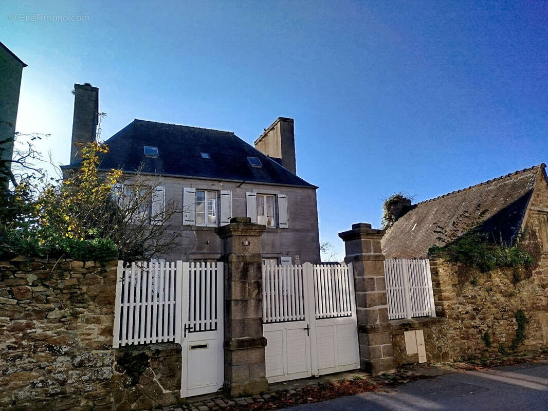 Maison à LANDIVISIAU