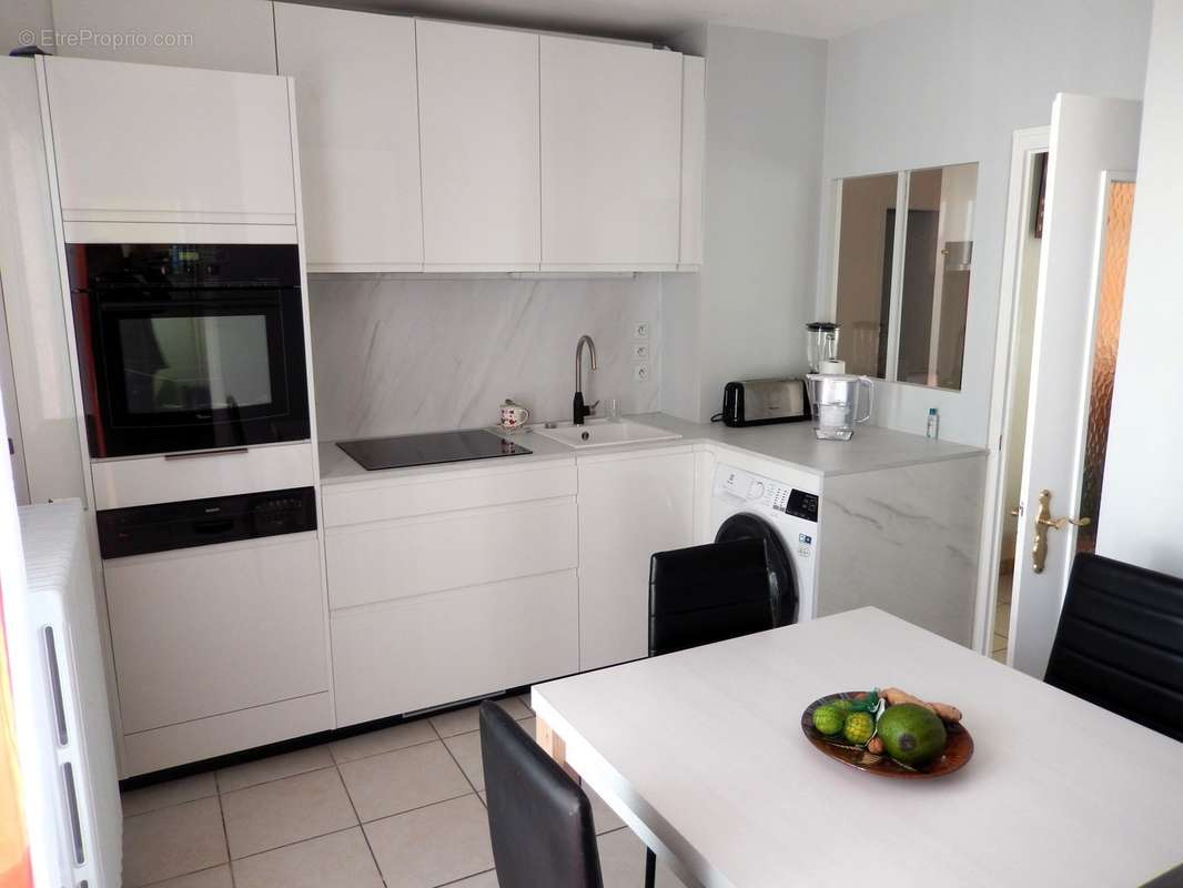 Appartement T3 à vendre Annemasse Cuisine indépendante équipée - Appartement à ANNEMASSE