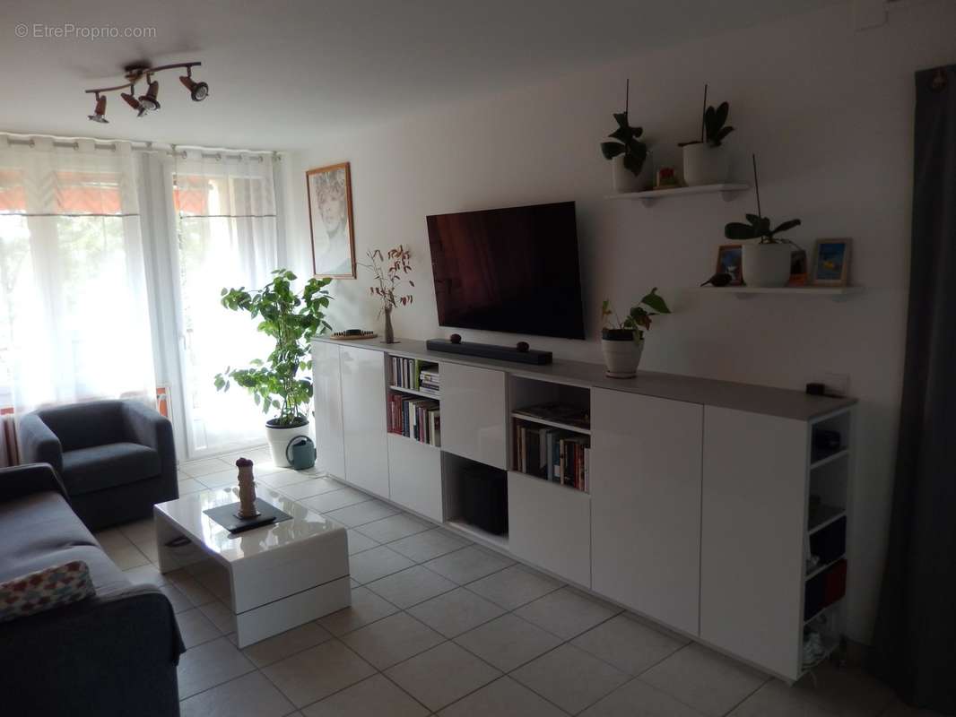 Appartement T3 à vendre Annemasse Salon - Appartement à ANNEMASSE