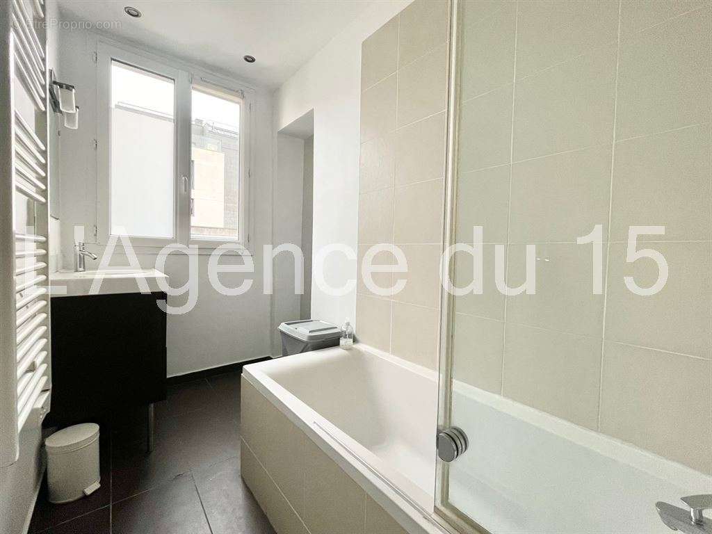 Appartement à PARIS-15E