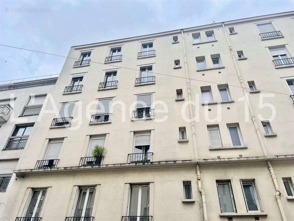 Appartement à PARIS-15E