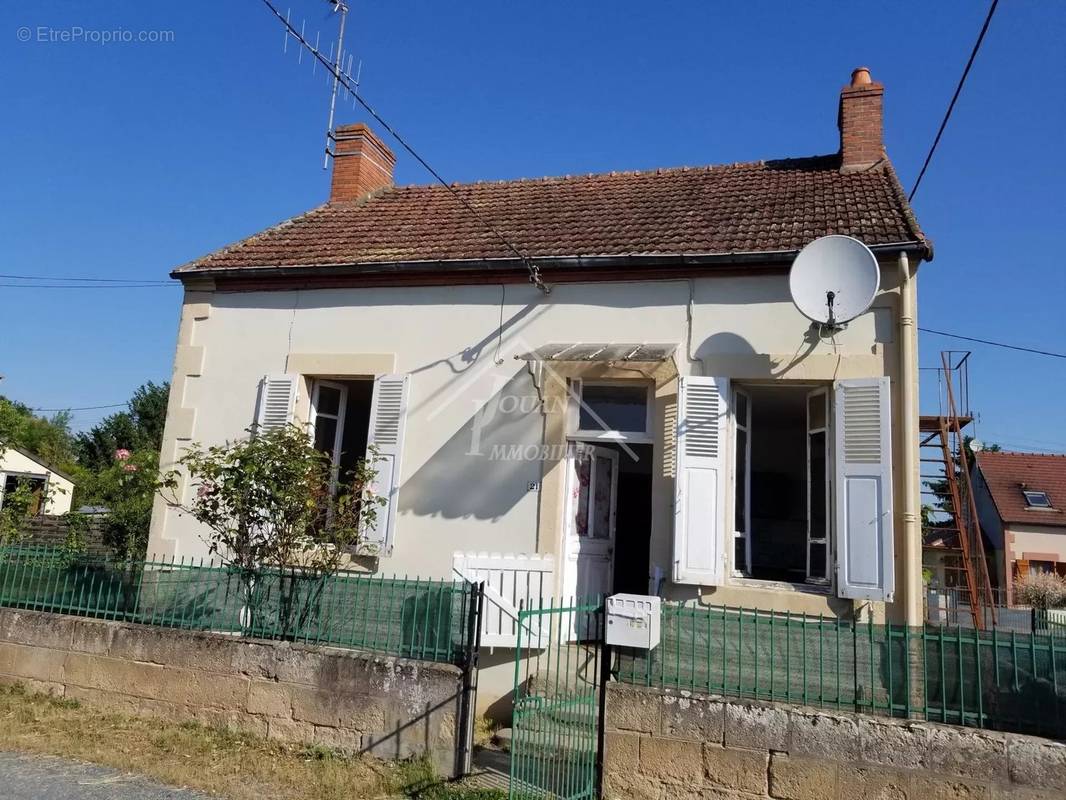 Maison à COSNE-D&#039;ALLIER