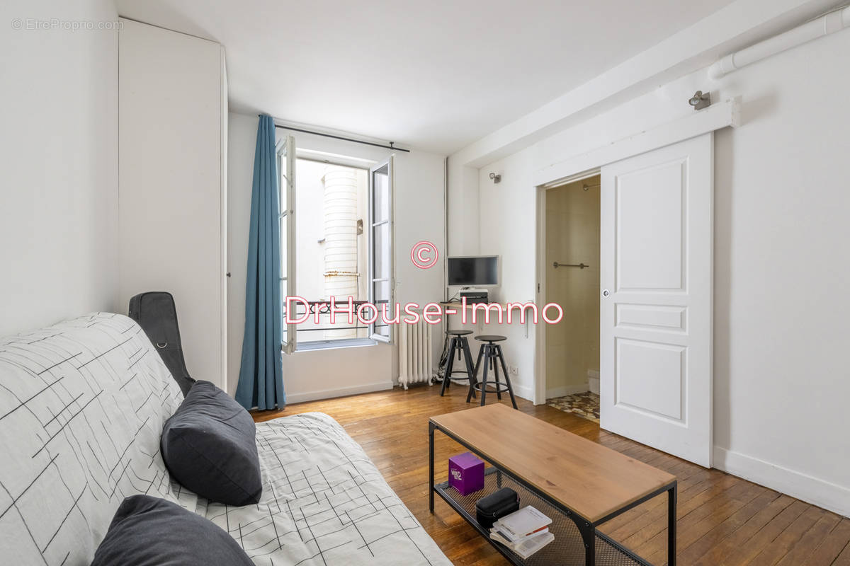 Appartement à PARIS-1E