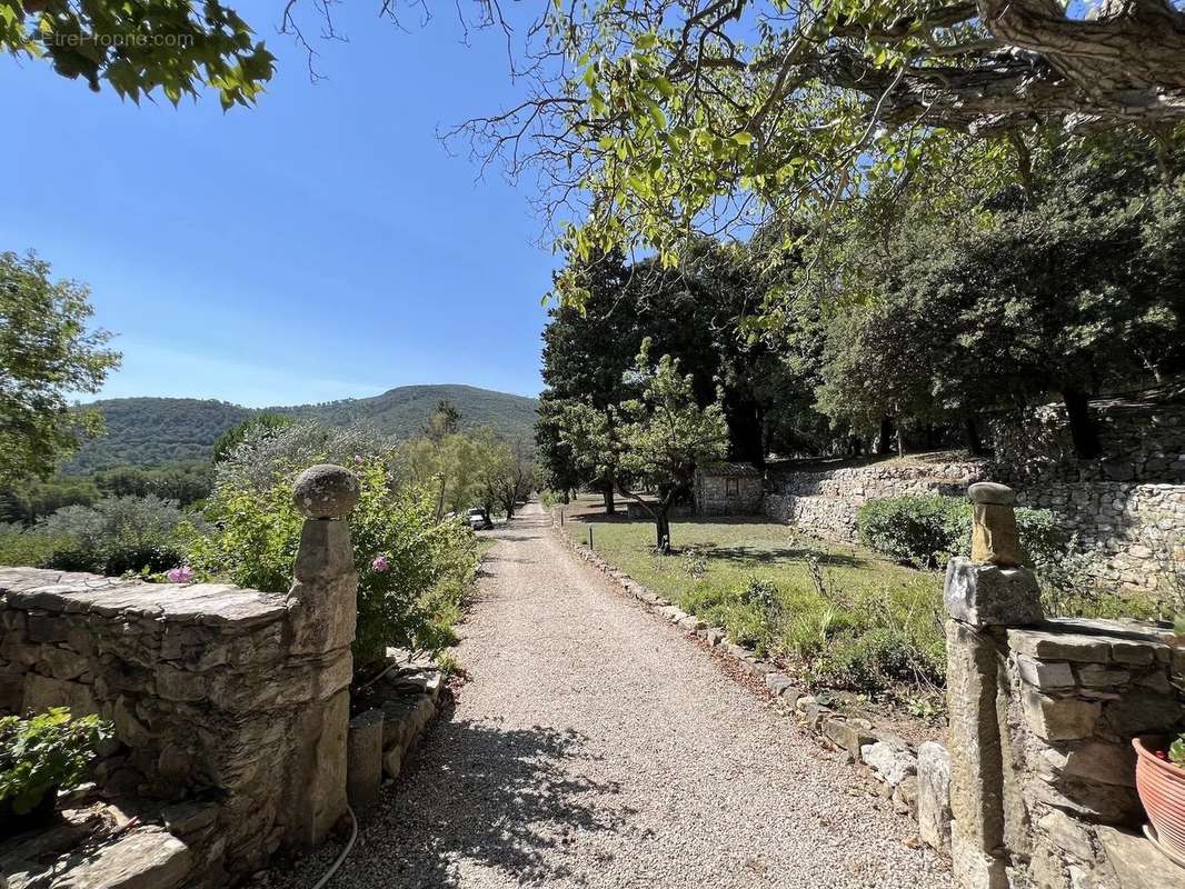 Maison à SAINT-MAXIMIN-LA-SAINTE-BAUME