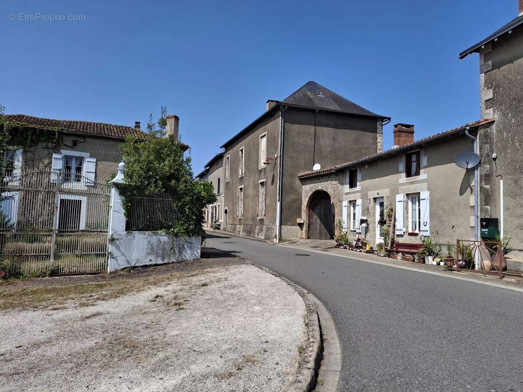 Maison à BRILLAC