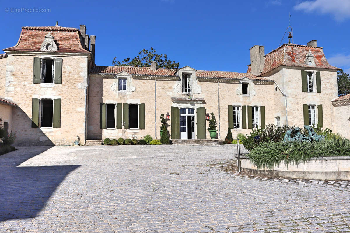 Maison à LAMOTHE-MONTRAVEL