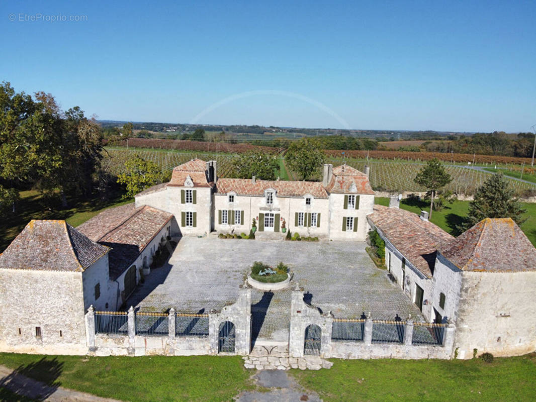 Maison à LAMOTHE-MONTRAVEL