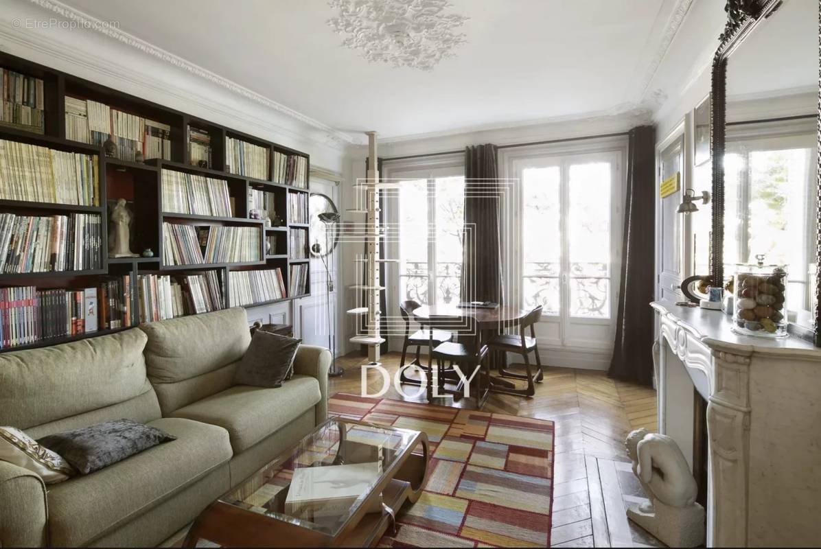 Appartement à PARIS-7E