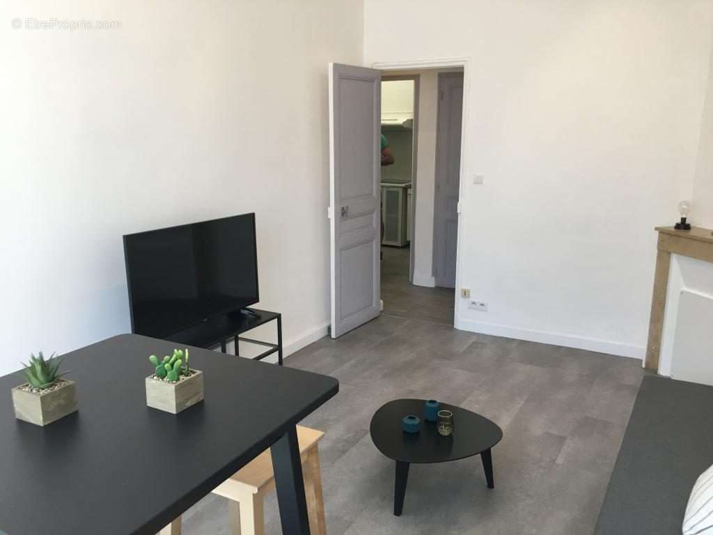 Appartement à MARSEILLE-5E