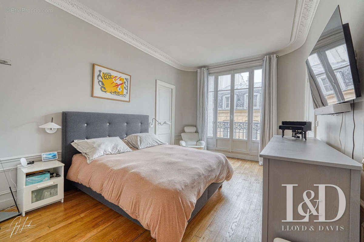 Appartement à PARIS-3E