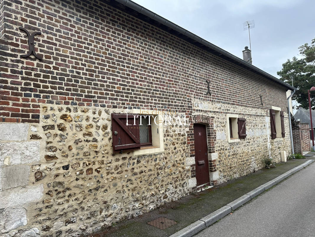 Maison à EQUEMAUVILLE