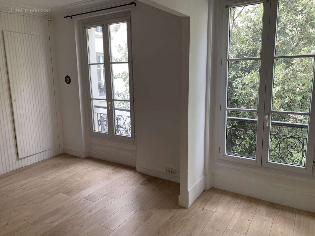 Appartement à PARIS-10E