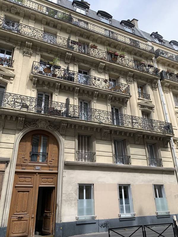 Appartement à PARIS-10E