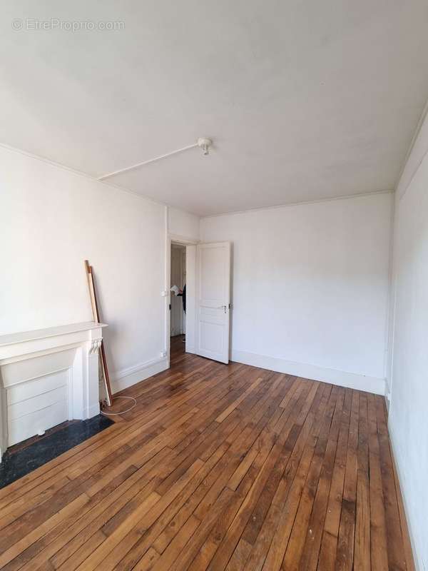 Appartement à LEVALLOIS-PERRET