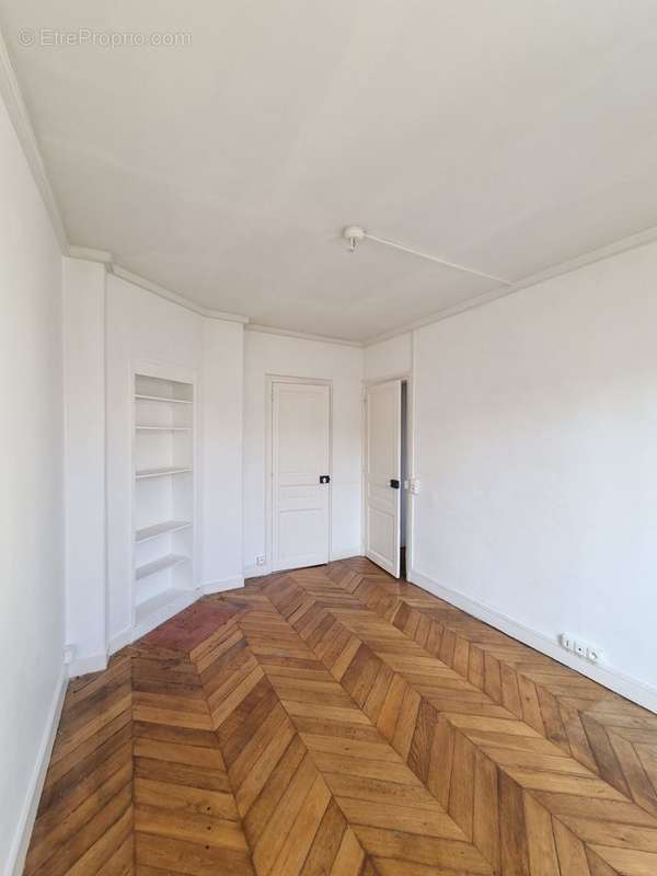 Appartement à LEVALLOIS-PERRET