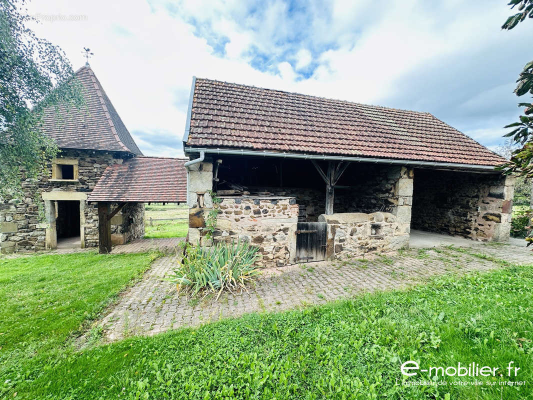 Maison à LA CLAYETTE