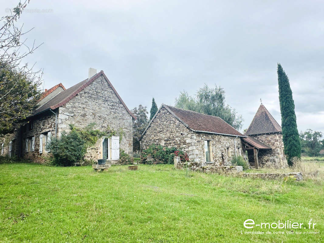 Maison à LA CLAYETTE