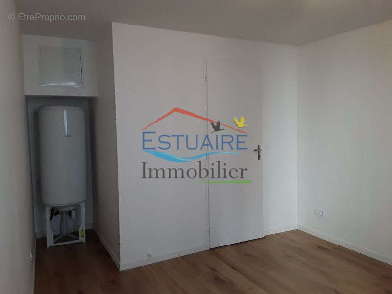 Appartement à SAINT-ETIENNE-DE-MONTLUC