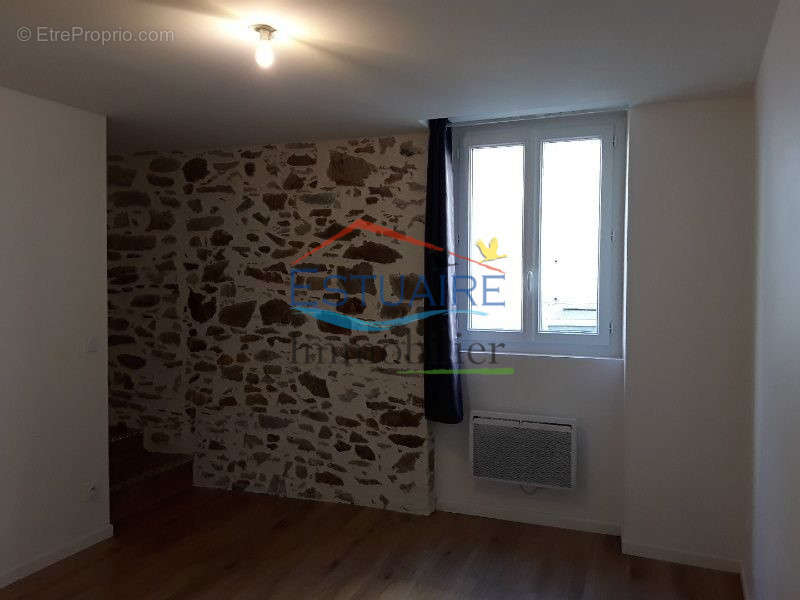 Appartement à SAINT-ETIENNE-DE-MONTLUC