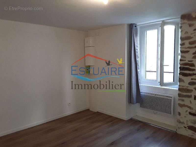 Appartement à SAINT-ETIENNE-DE-MONTLUC