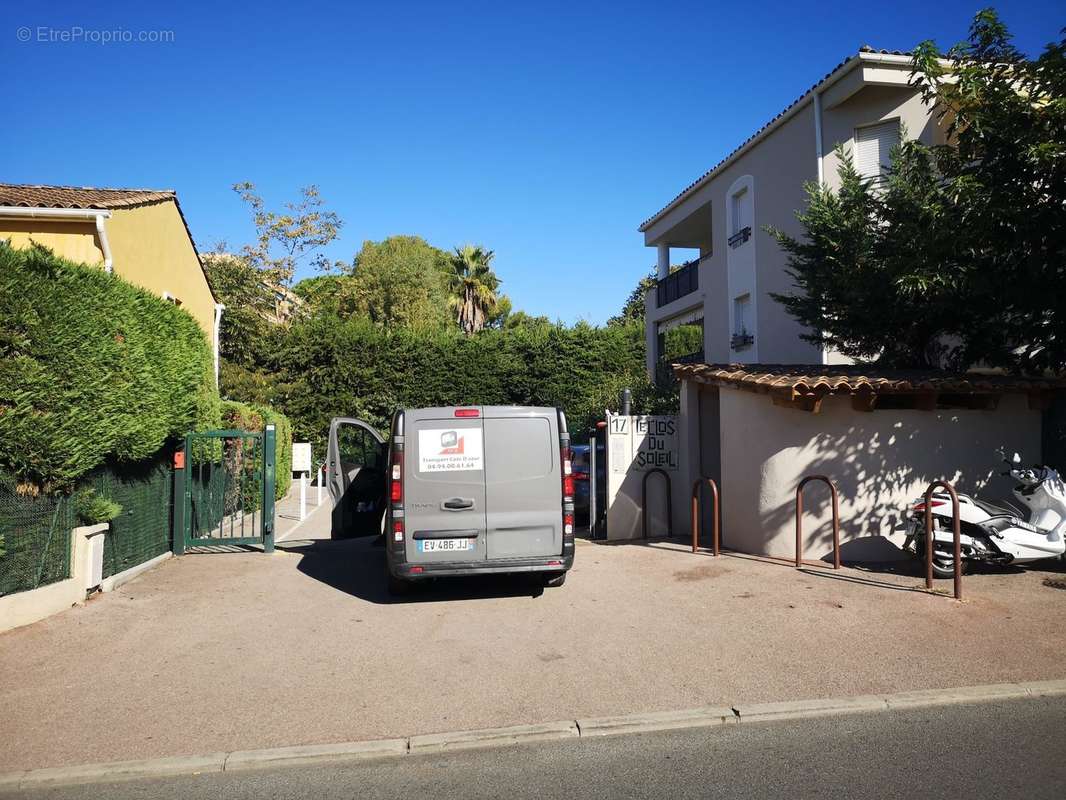 Parking à LE CANNET