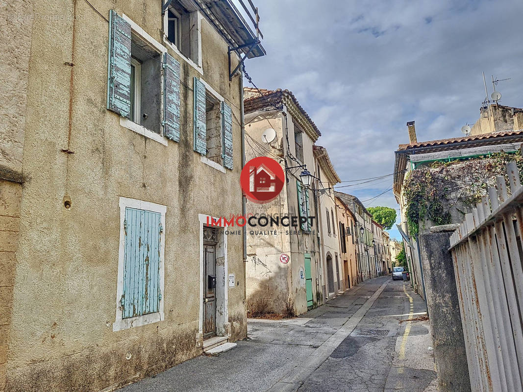 Appartement à ROQUEMAURE